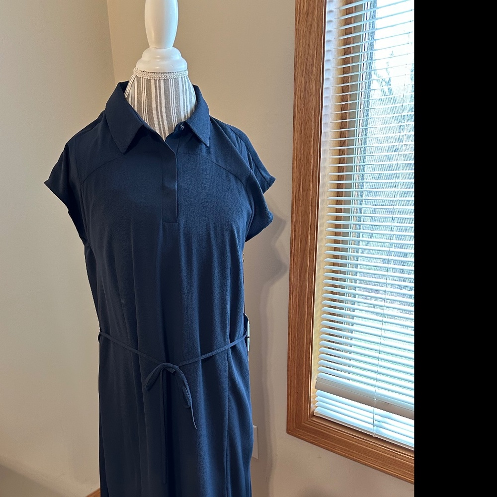 NWT Simply Vera Crepe Dress